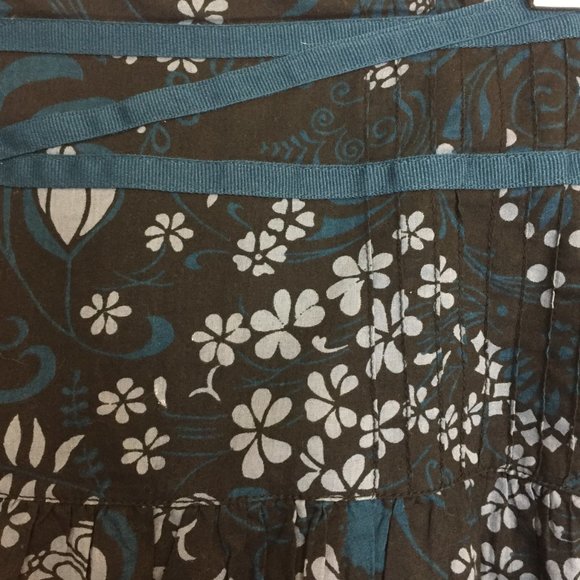 H&M Mid Length Skirt - Picture 2 of 3